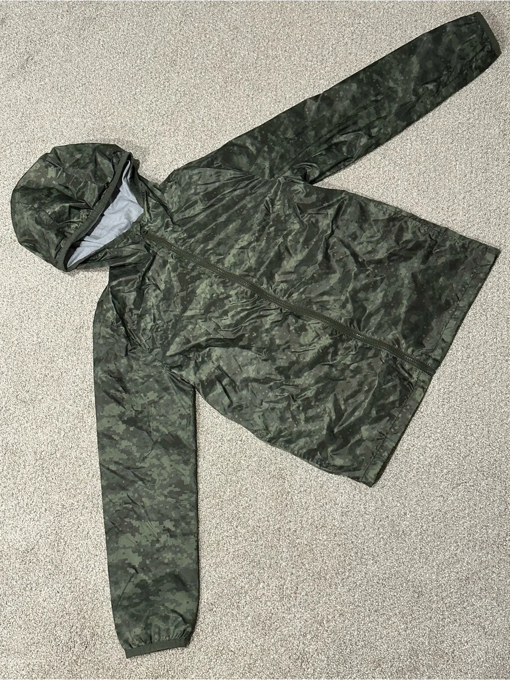 Old Navy Boys Green Pixelated Camo Lined Hooded Water Resistant Jacket